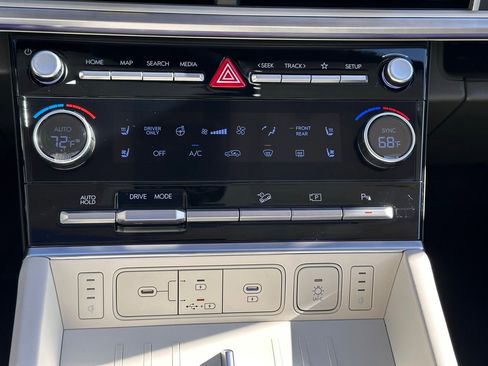 Certified 2025 Hyundai Santa Fe Calligraphy image 39