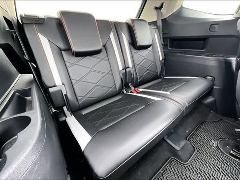 Used 2024 Volkswagen Atlas Peak Edition SE image 34