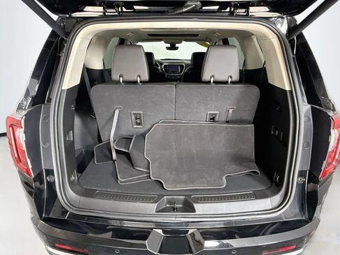 Used 2023 GMC Acadia Denali w/ Denali Ultimate Package FWD image 28