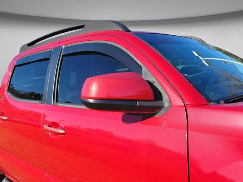 Used 2017 Toyota Tacoma SR5 w/ Tow Package image 12