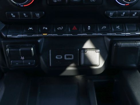 Used 2022 Chevrolet Silverado 1500 High Country w/ Technology Package image 40