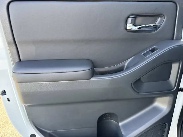 New 2027 Nissan Frontier SV RWD image 19
