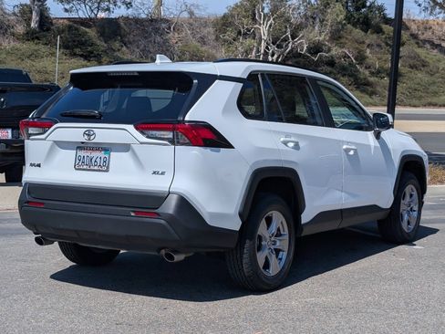 Used 2022 Toyota RAV4 XLE w/ Convenience Package FWD image 13