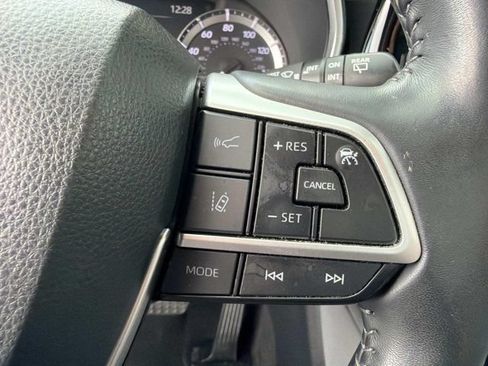 Used 2023 Toyota Highlander XLE FWD image 26