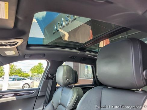 Used 2022 Porsche Macan S w/ Premium Package Plus image 9