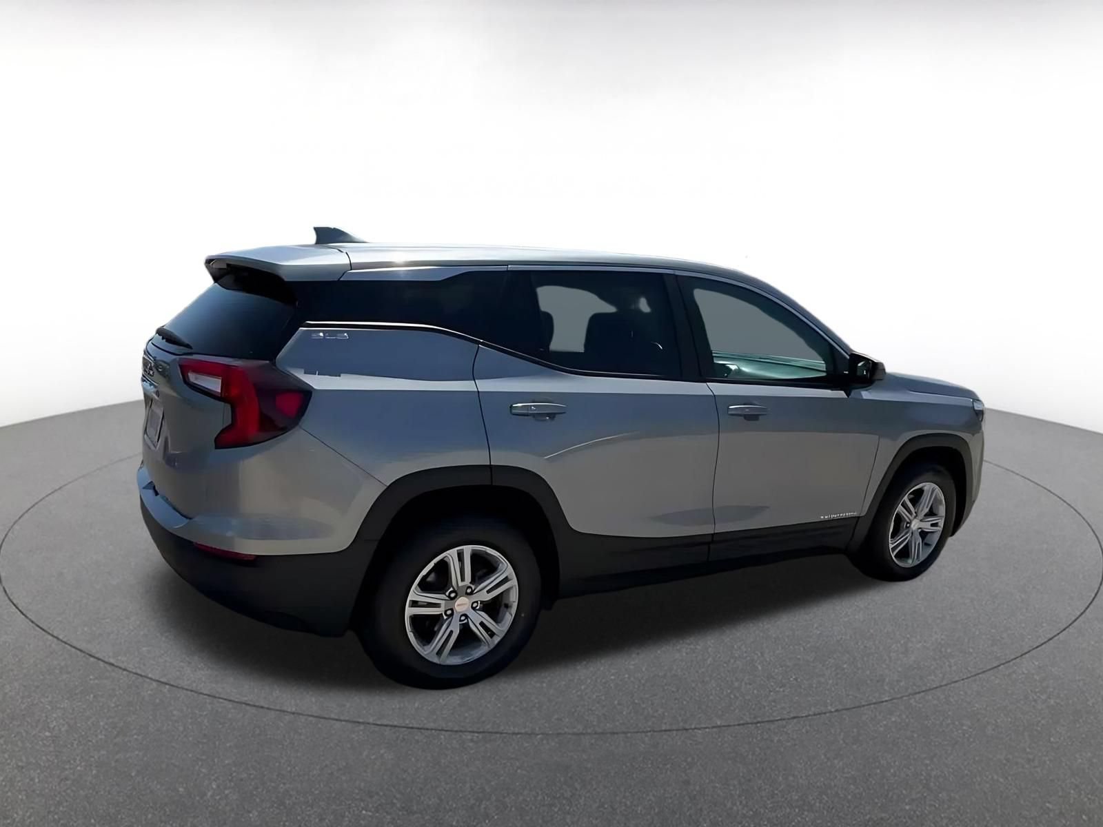 Used 2024 GMC Terrain SLE FWD image 14