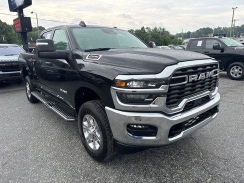 Used 2026 RAM 2500 Big Horn AWD/4WD image 2
