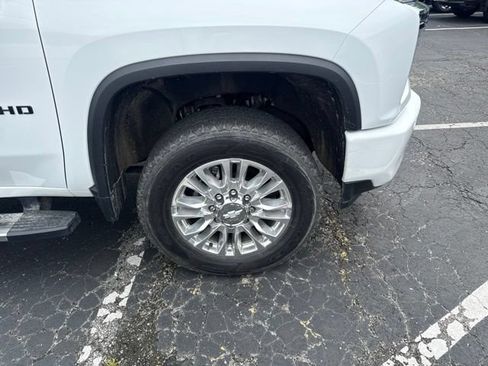 Used 2022 Chevrolet Silverado 2500 High Country w/ Safety Package II AWD/4WD image 16