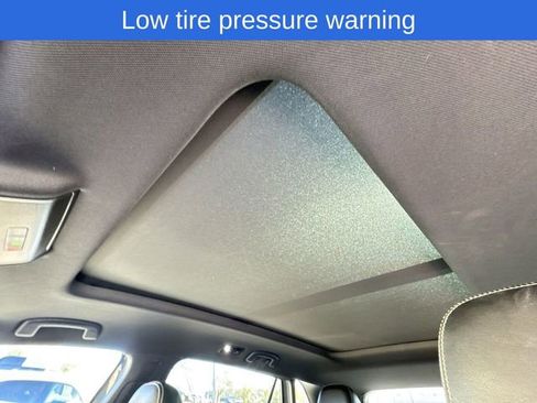 Used 2021 Volkswagen Atlas Cross Sport SEL Premium image 26