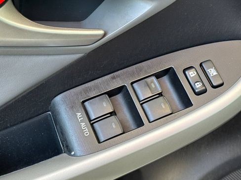 Used 2013 Toyota Prius Five FWD image 14