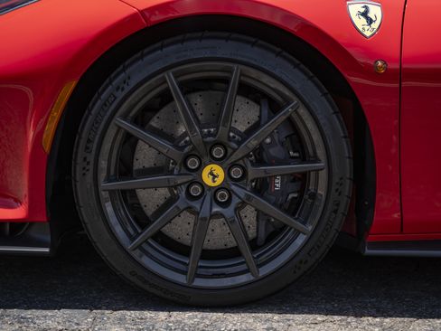 Used 2019 Ferrari 488 Pista Coupe RWD image 15
