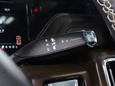 Used 2025 GMC Yukon XL Denali Ultimate AWD/4WD image 21