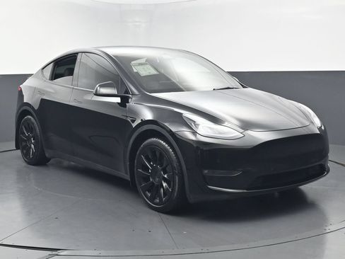 Used 2021 Tesla Model Y Long Range AWD/4WD image 2
