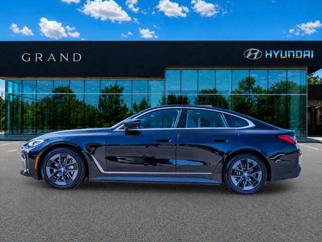 Used 2024 BMW i4 eDrive40 RWD image 2