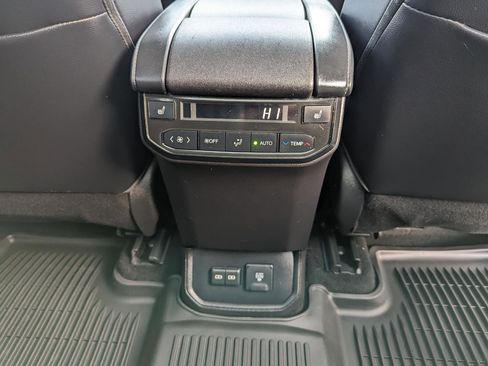 Used 2022 Toyota Highlander Platinum image 38