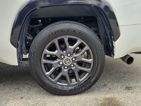 Used 2022 Toyota Tundra Platinum w/ Advanced Package AWD/4WD image 32