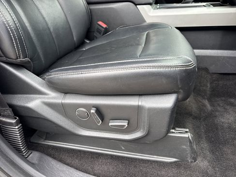 Used 2018 Ford F150 Lariat w/ Equipment Group 502A Luxury AWD/4WD image 24