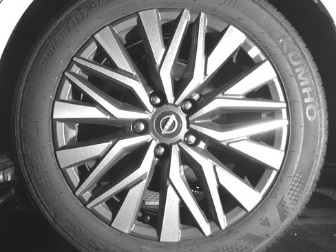 Used 2025 Nissan Altima 2.5 SV FWD image 14