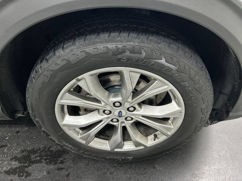 Used 2022 Ford Explorer Limited AWD/4WD image 8