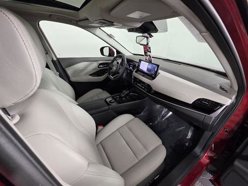 Used 2024 Nissan Rogue SL w/ SL Premium Package AWD/4WD image 14