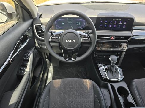 New 2026 Kia Seltos S image 6