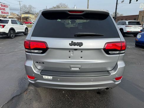 Used 2019 Jeep Grand Cherokee Altitude image 6