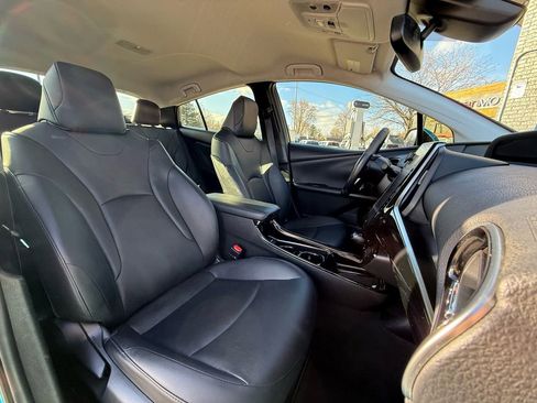 Used 2018 Toyota Prius Prime Advanced image 36