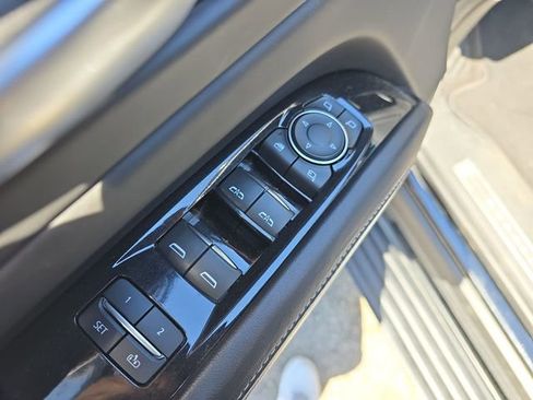 Used 2023 Cadillac Escalade ESV V w/ LPO, Floor Liner Package AWD/4WD image 21