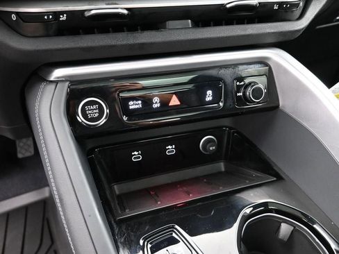 Used 2025 Audi Q5 Premium Plus w/ Premium Plus image 19