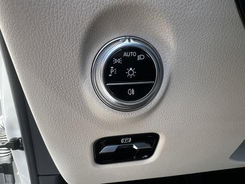 Used 2023 Mercedes-Benz C 300 Sedan image 15