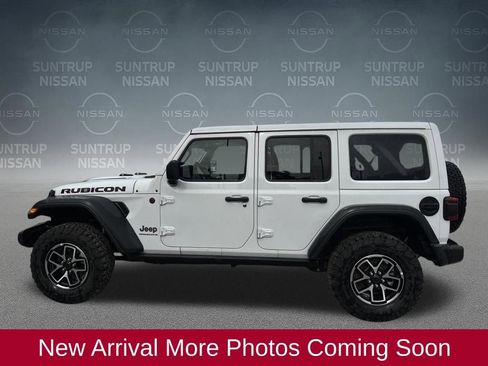 Used 2025 Jeep Wrangler Unlimited Rubicon image 3