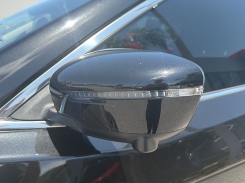 Used 2019 Nissan Rogue SV w/ Premium Package FWD image 54