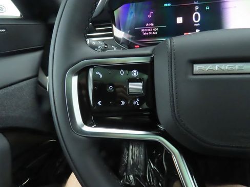 New 2025 Land Rover Range Rover Sport image 11