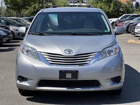 Used 2015 Toyota Sienna LE FWD image 6