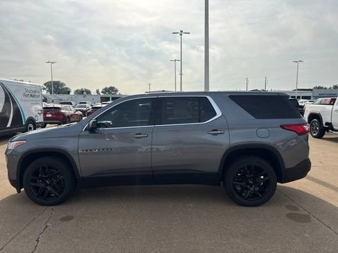 Used 2020 Chevrolet Traverse LS w/ LPO, Blackout Package FWD image 6