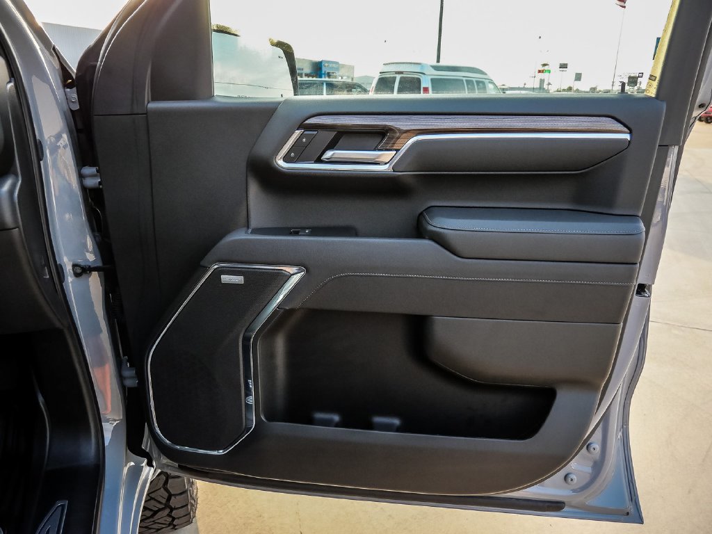 New 2025 Chevrolet Silverado 1500 RST w/ Convenience Package II AWD/4WD image 30