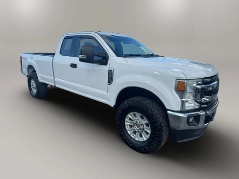 Used 2021 Ford F250 XLT w/ XLT Value Package AWD/4WD image 4