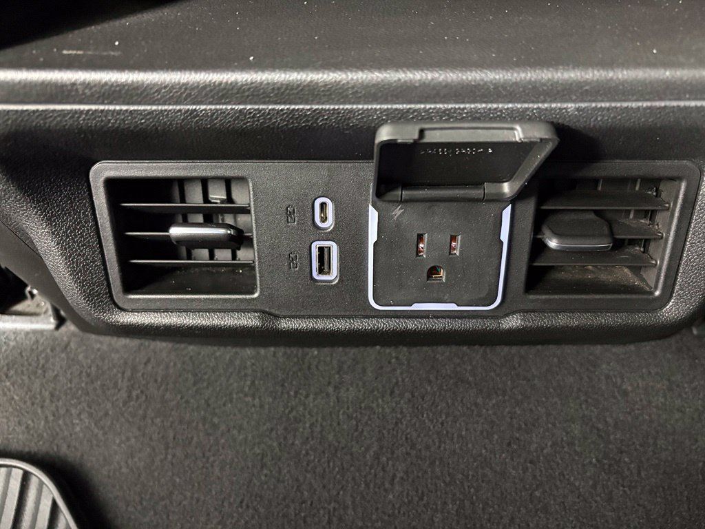 Certified 2023 Chevrolet Silverado 1500 LT AWD/4WD image 36
