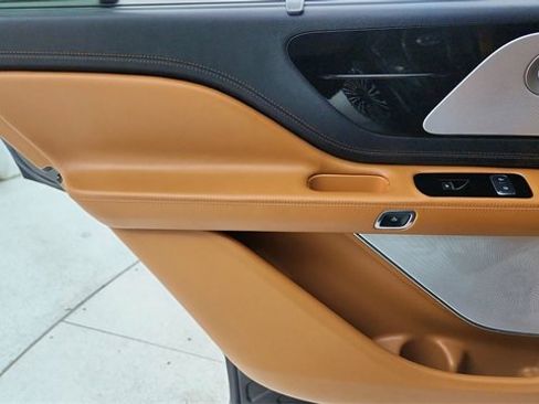 Used 2020 Lincoln Aviator Black Label w/ Dynamic Handling Package image 35