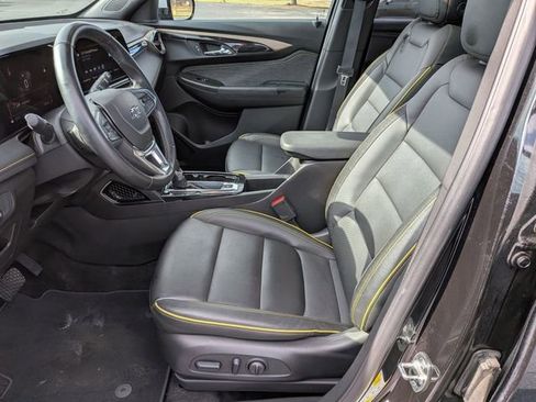 Used 2025 Chevrolet TrailBlazer ACTIV w/ Convenience Package image 15