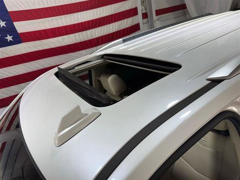 Used 2016 Cadillac Escalade Luxury AWD/4WD image 25