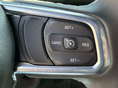 Used 2023 Jeep Wrangler Unlimited Sahara AWD/4WD image 16