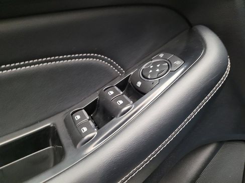Used 2018 Ford Edge Titanium FWD image 27
