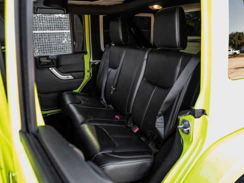 Used 2017 Jeep Wrangler Unlimited Rubicon image 39