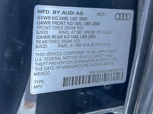 Used 2025 Audi Q5 Premium Plus w/ Premium Plus AWD/4WD image 27