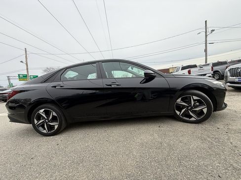 Used 2023 Hyundai Elantra SEL w/ Convenience Package image 4