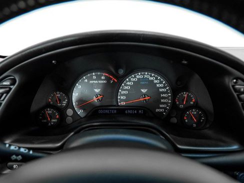 Used 2004 Chevrolet Corvette Coupe w/ Preferred Equipment Group RWD image 14