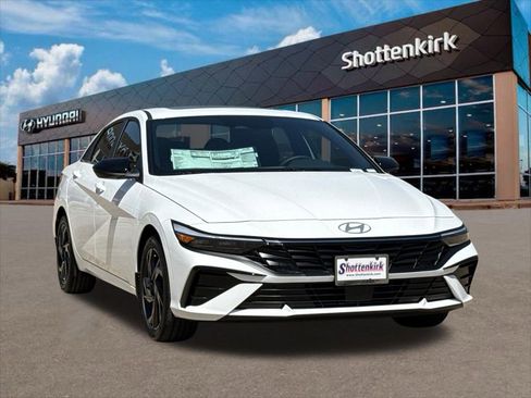 New 2026 Hyundai Elantra SEL Sport Premium FWD image 3