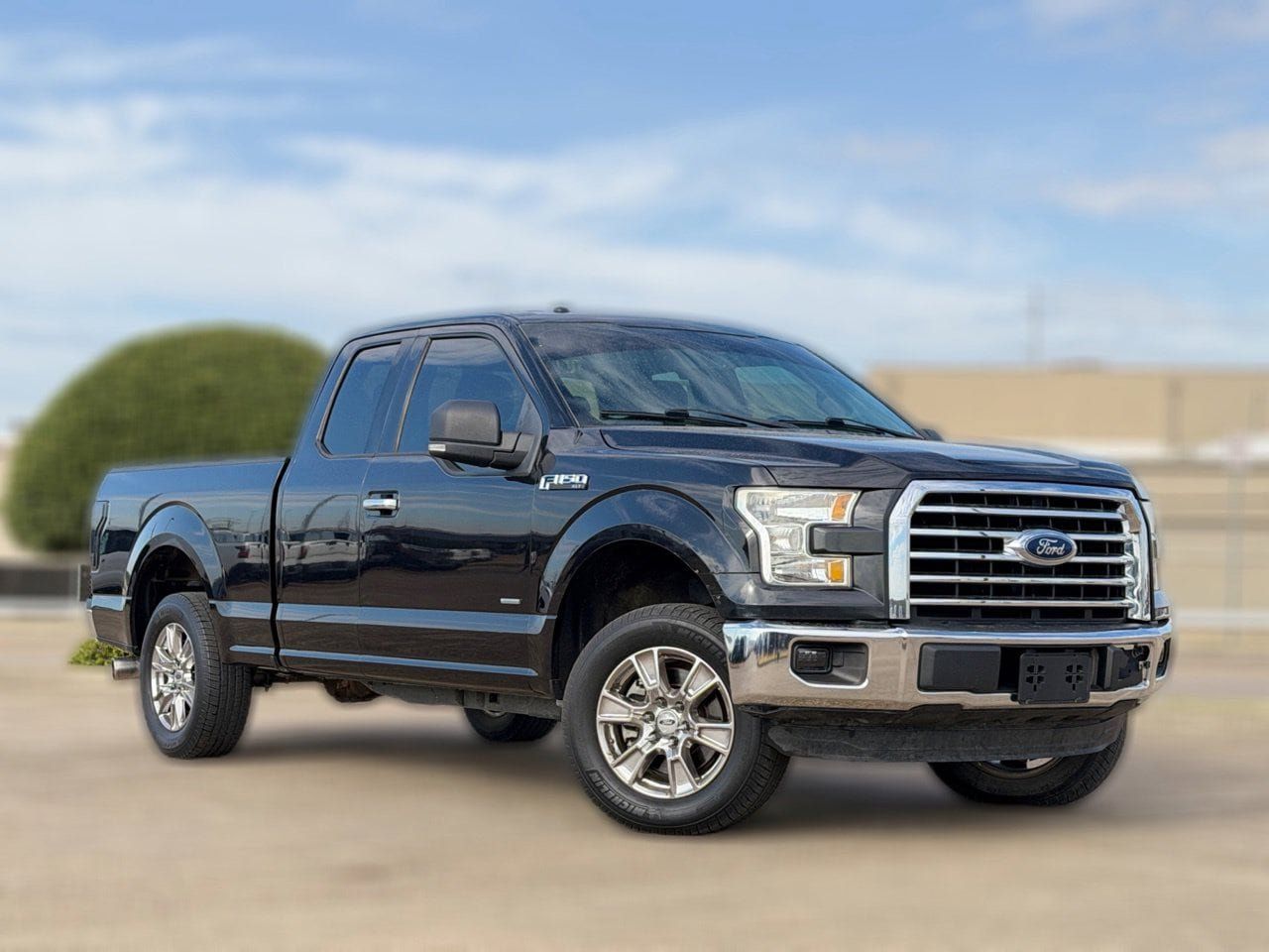Used 2015 Ford F150 XLT w/ Equipment Group 301A Mid RWD image 10