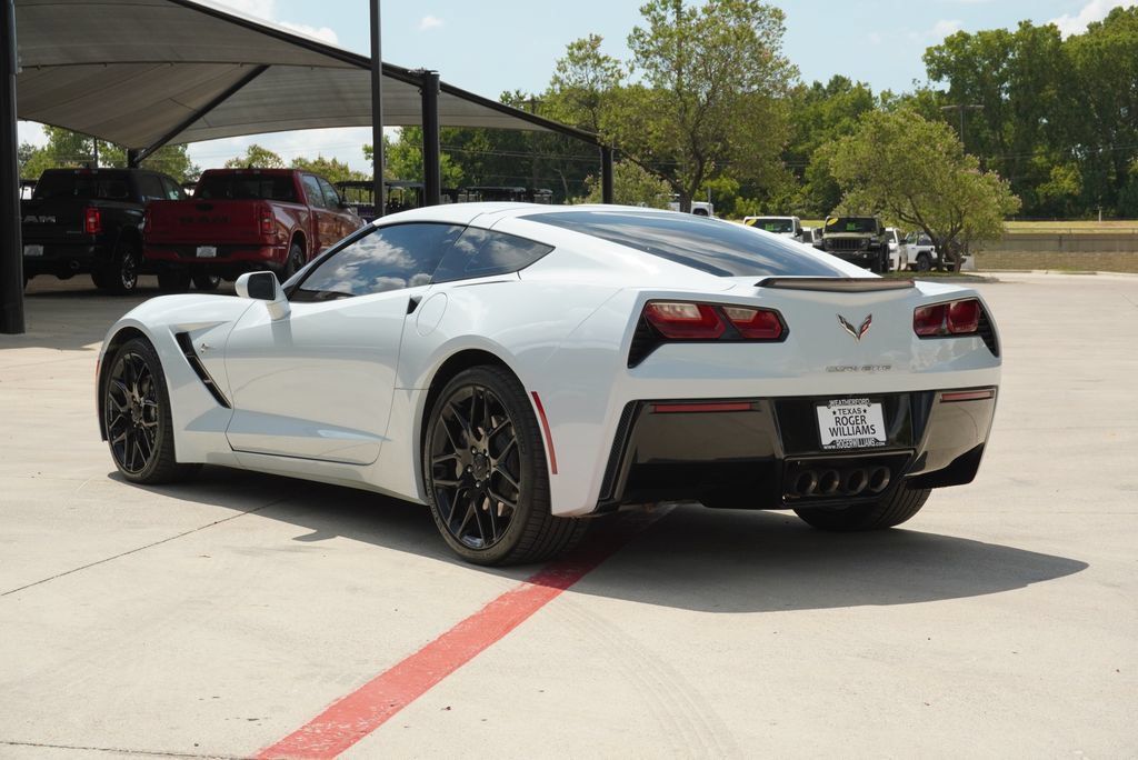 Used 2018 Chevrolet Corvette Stingray Coupe w/ 1LT RWD image 3
